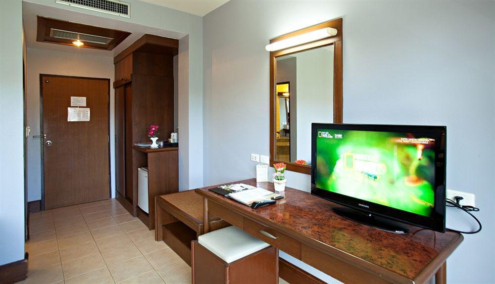 C & N Patong, Phuket 3*