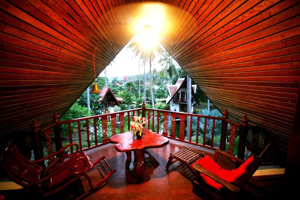 Coco Palace Nai Harn