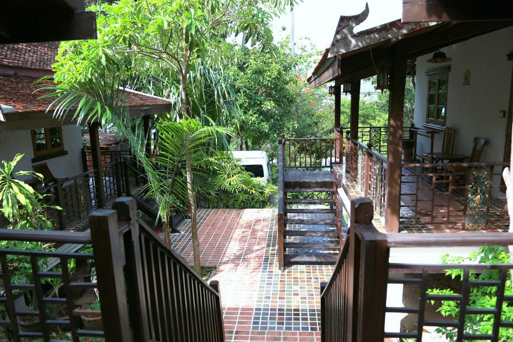 Reuanthai Village