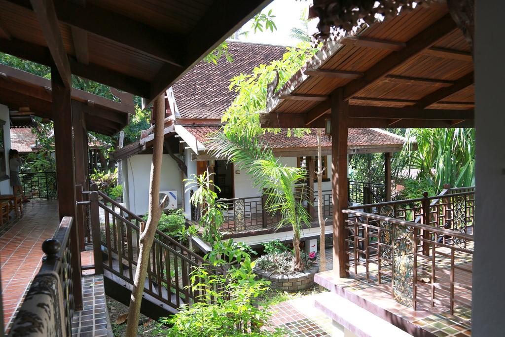 Hotel Reuanthai Village