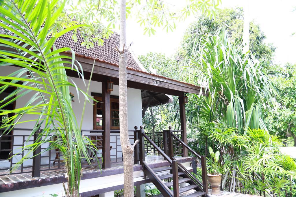 Hotel Reuanthai Village