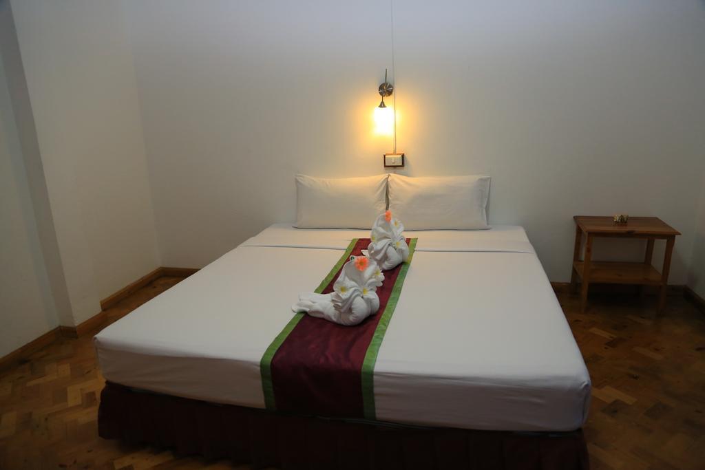 Hotel Reuanthai Village