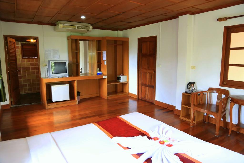 Hotel Reuanthai Village