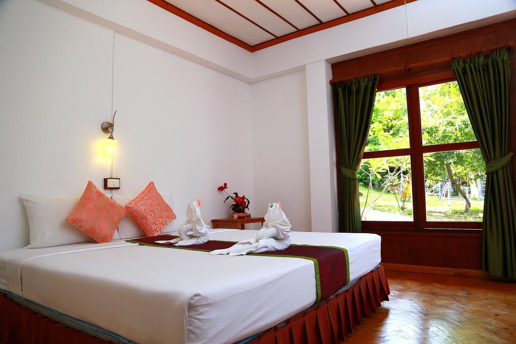 Hotel Reuanthai Village