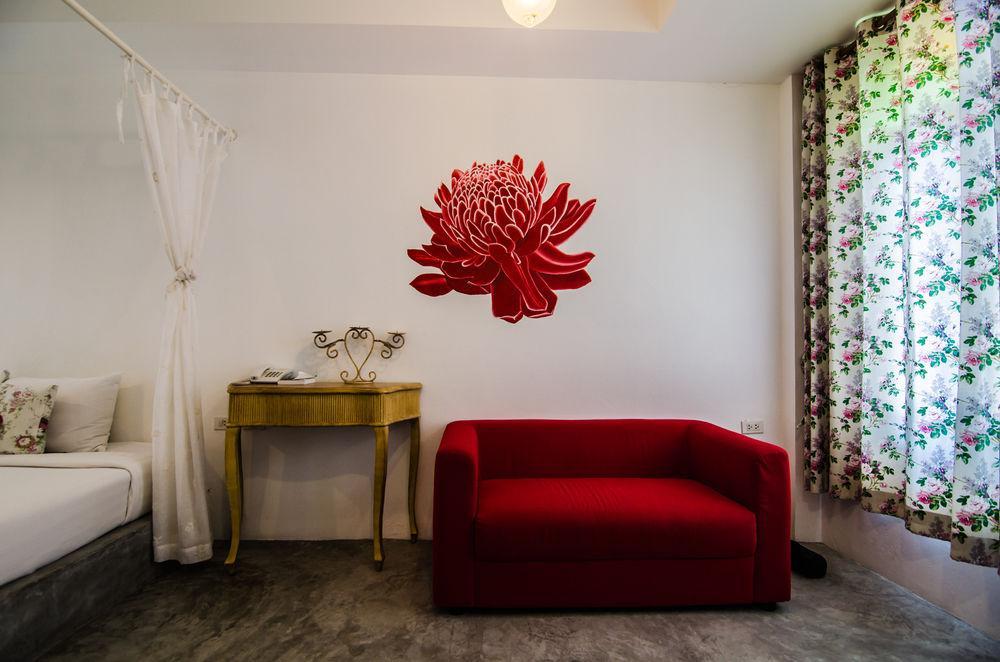 Chic Boutique Hotel 3*
