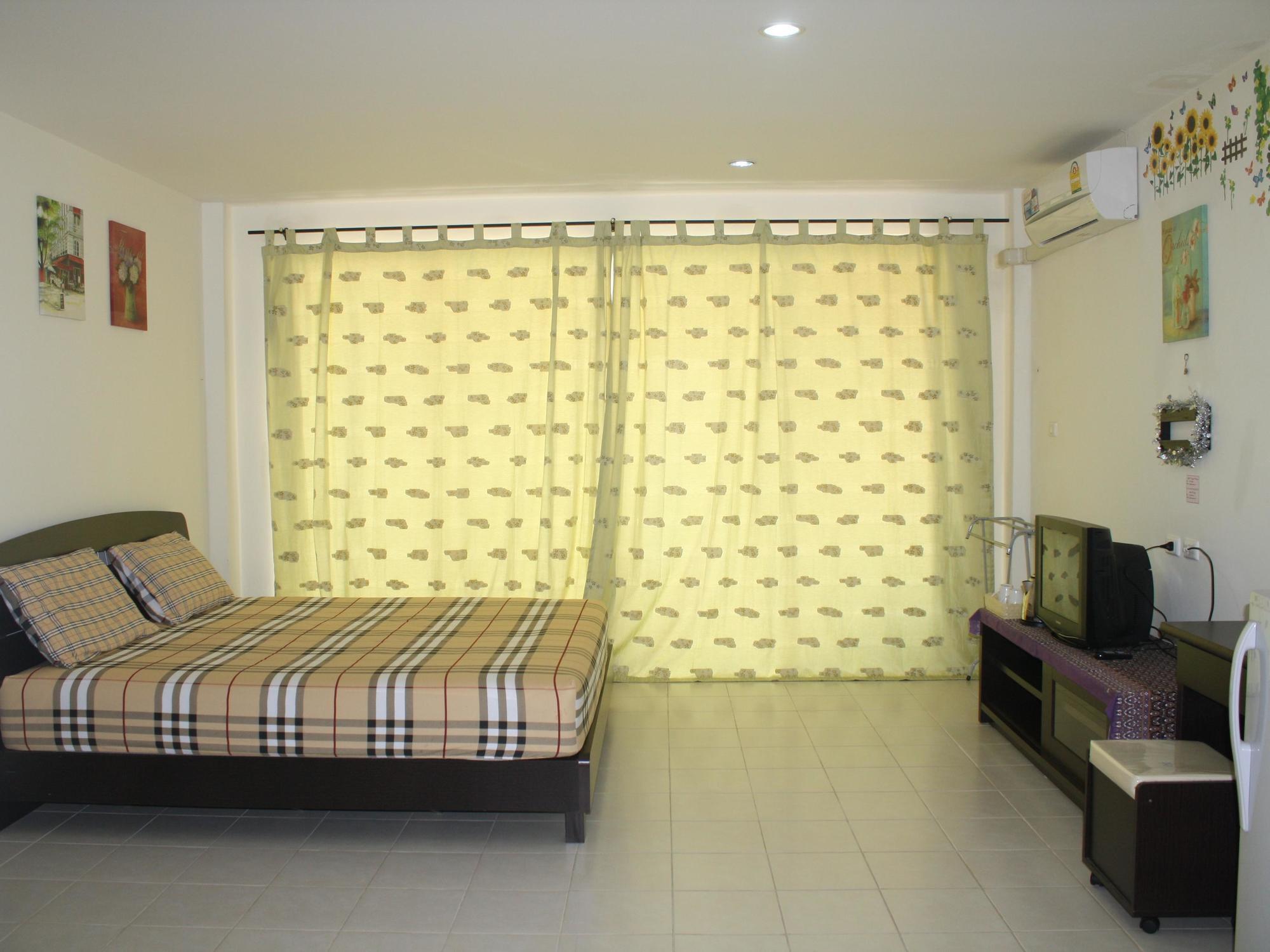 We Hotel 2*