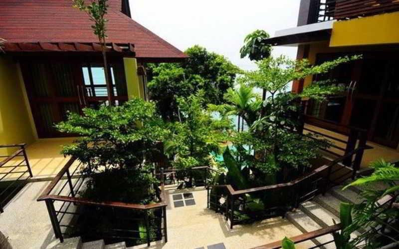 La Moon And Restaurant Hotel