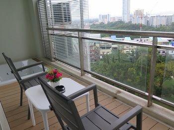 Reflection Jomtien Beach Condo By Dome