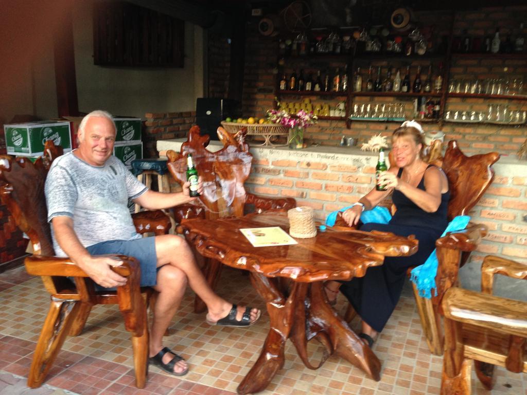 The Lazy Bar And Guest house *