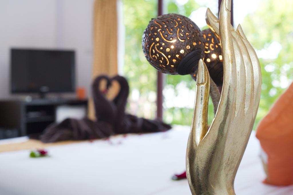 The Cosy Maenam Hotel
