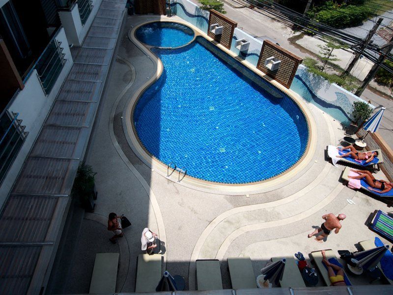 Hotel First 3*
