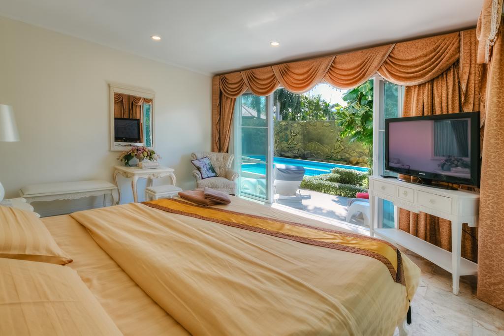 Dolce Vita Villa Thalang