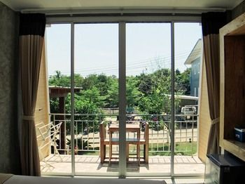 Hotel Check-in Ko Lan