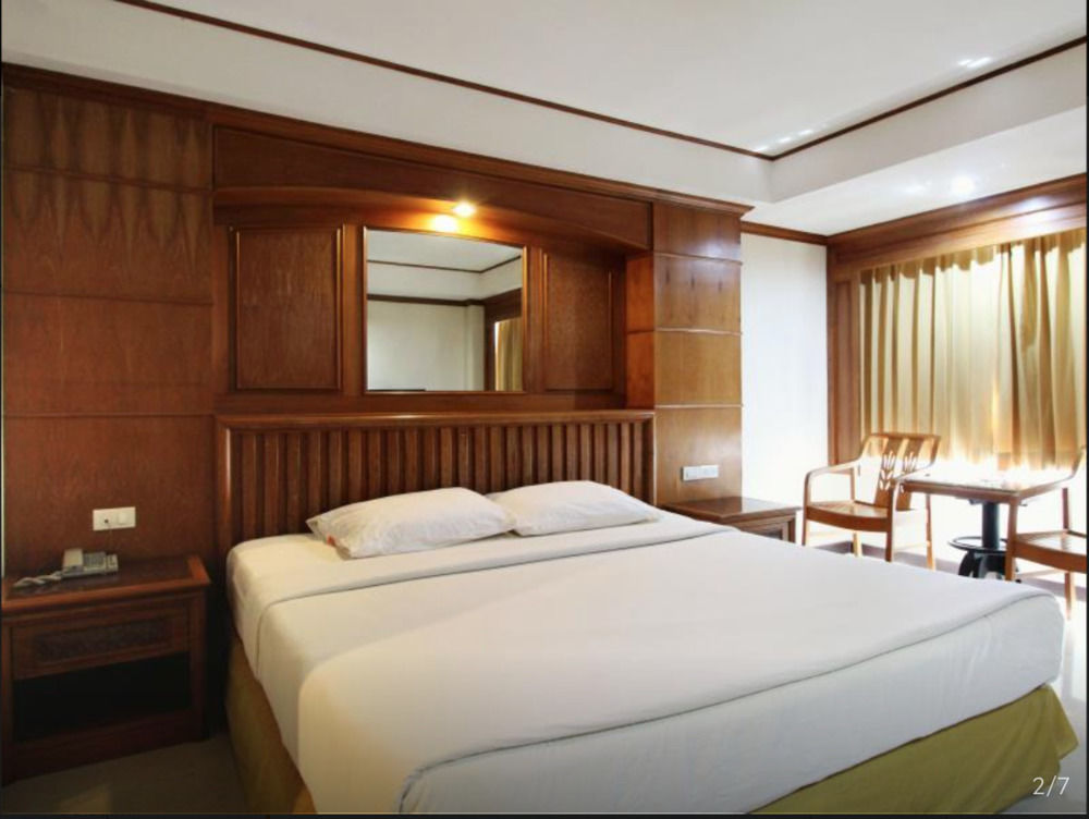 Hotel The A.a. 2*