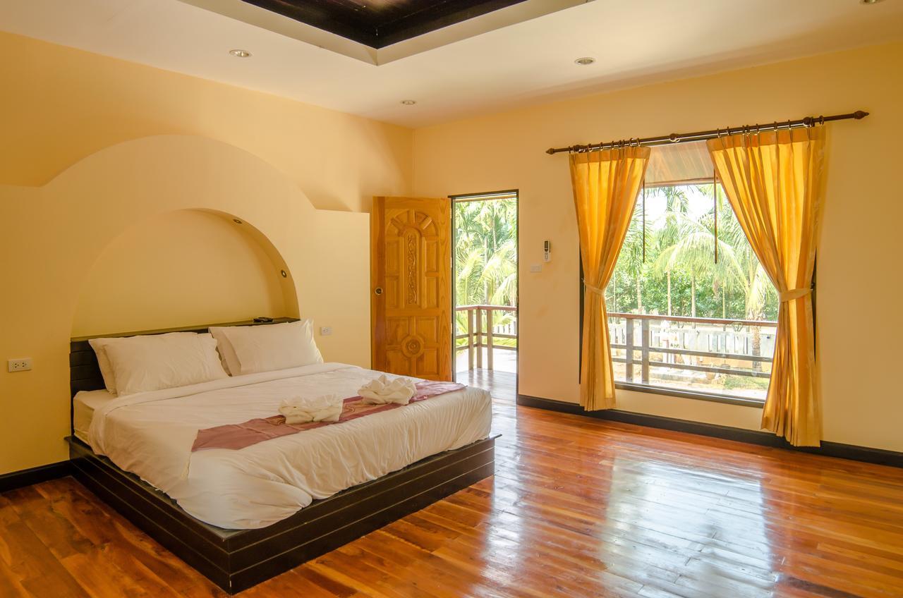 Palms Hill Resort 3*