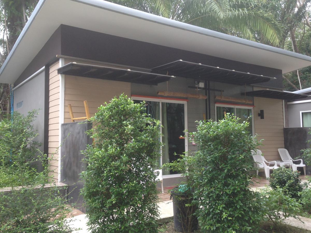 Baanphong Lanta Holiday home *
