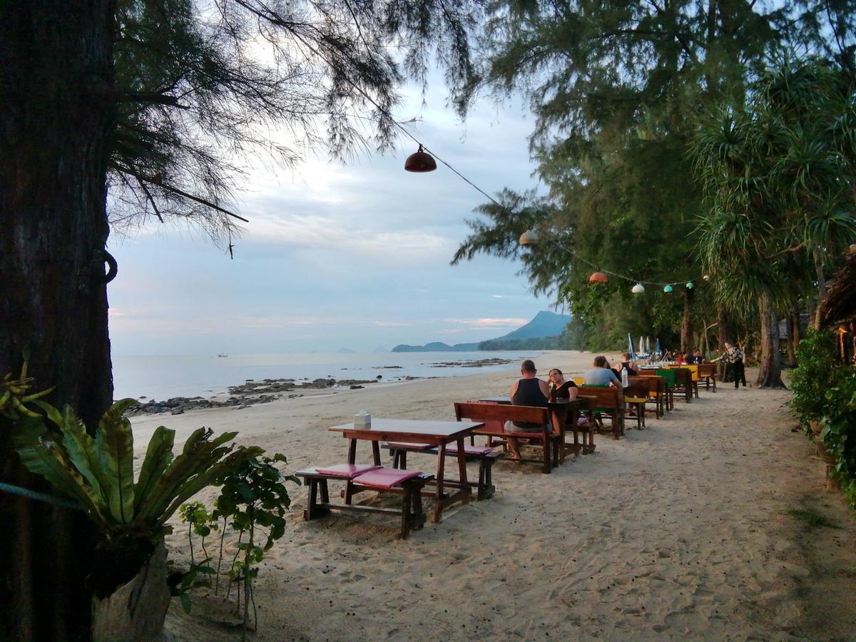 Kohjum Freedom Resort 3*