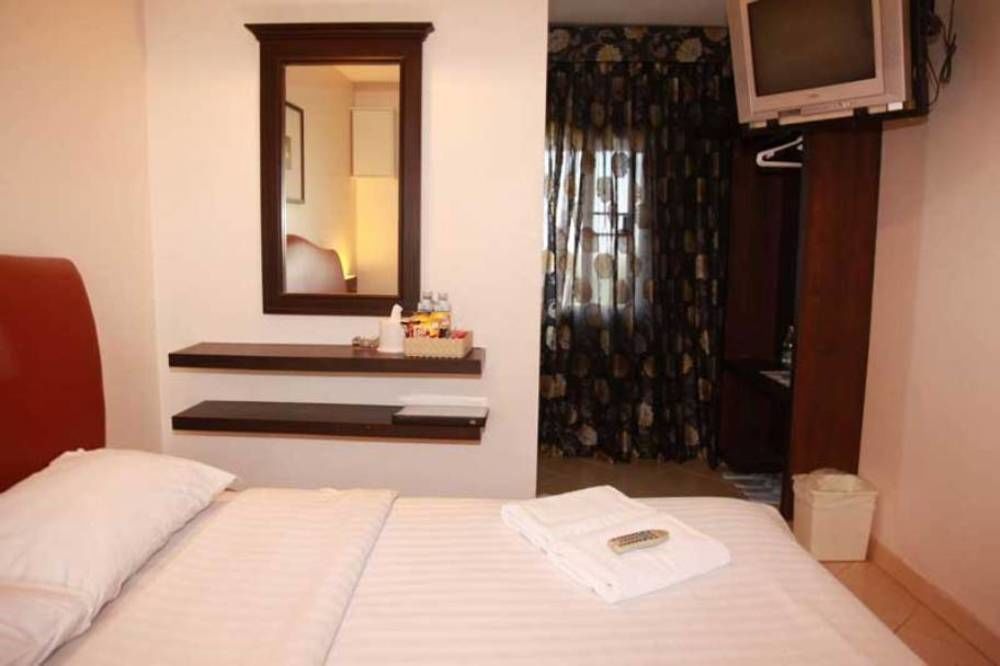 Synsiri 5 Navamin 96 * Bangkok