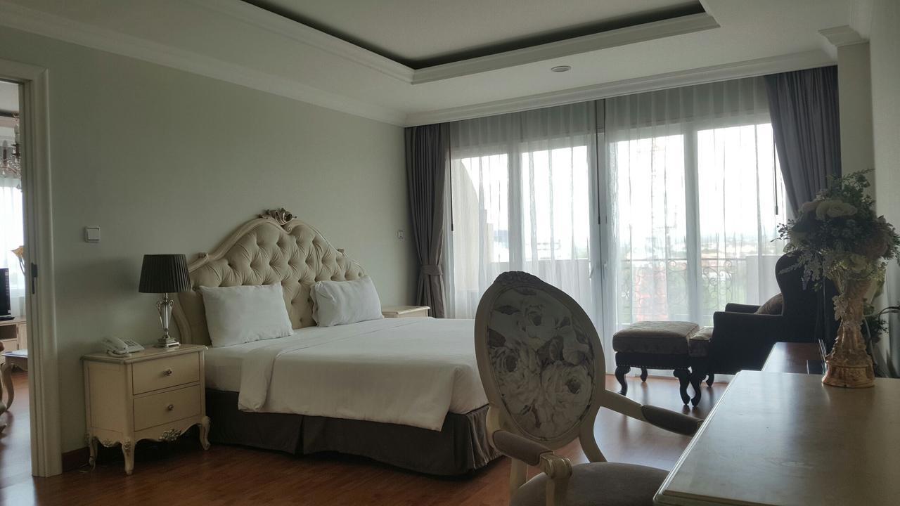 Hotel Lk Noble
