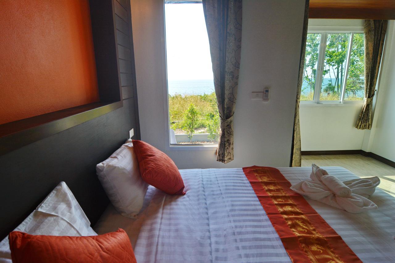 The Sea @ Lanta Hotel 3*