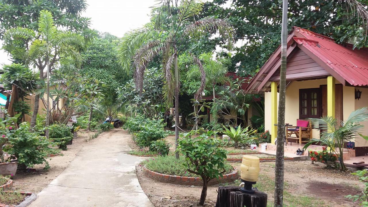 Sea Shell Resort *