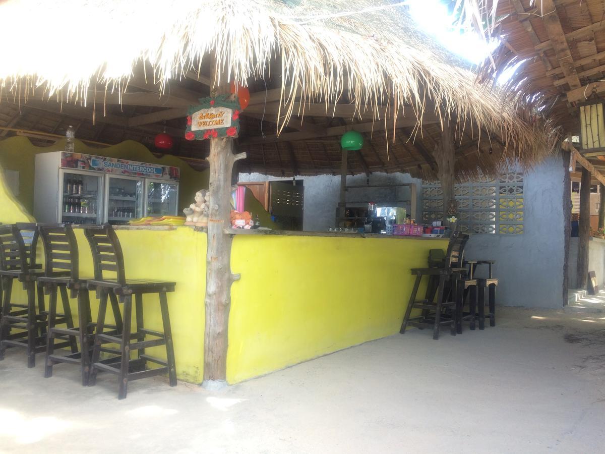 Sea Shell Resort *