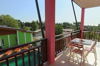 Pinky 3* Koh Lanta
