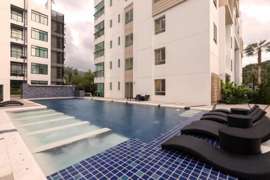 Private Pool Regent By Ppf *