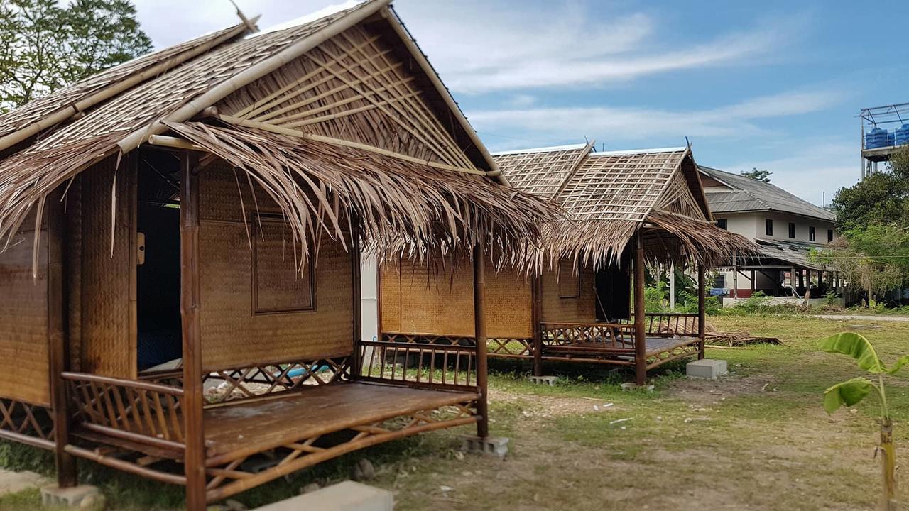 Lanta Local Hut Resort 2*