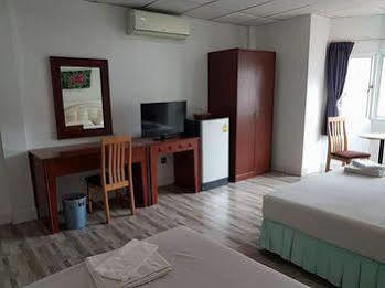 Welcome @ Karon Beach. Single From Only 500 Baht Guest house