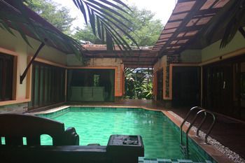 Palms Hill Resort
