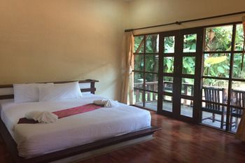 Palms Hill Resort