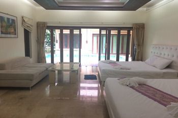 Palms Hill Resort 3*