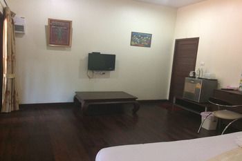 Palms Hill Resort 3*