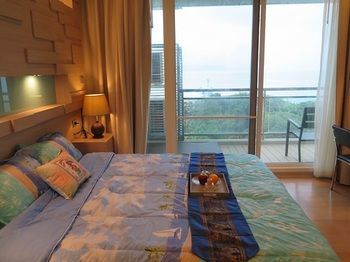 Reflection Jomtien Beach Condo By Dome Hotel