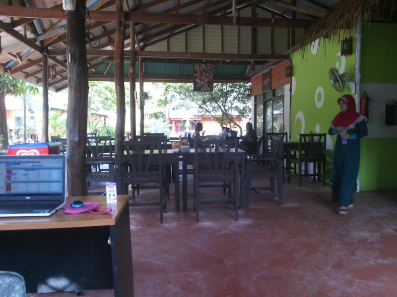Lanta Sunny House Resort 3*
