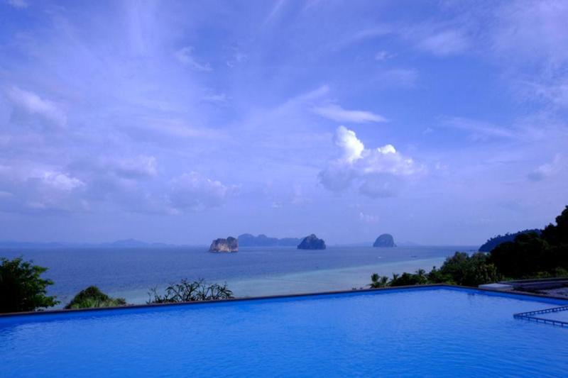 Cliff 3*