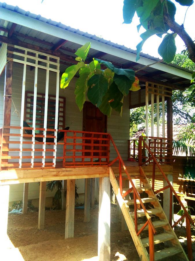 Hutyee Boat Resort
