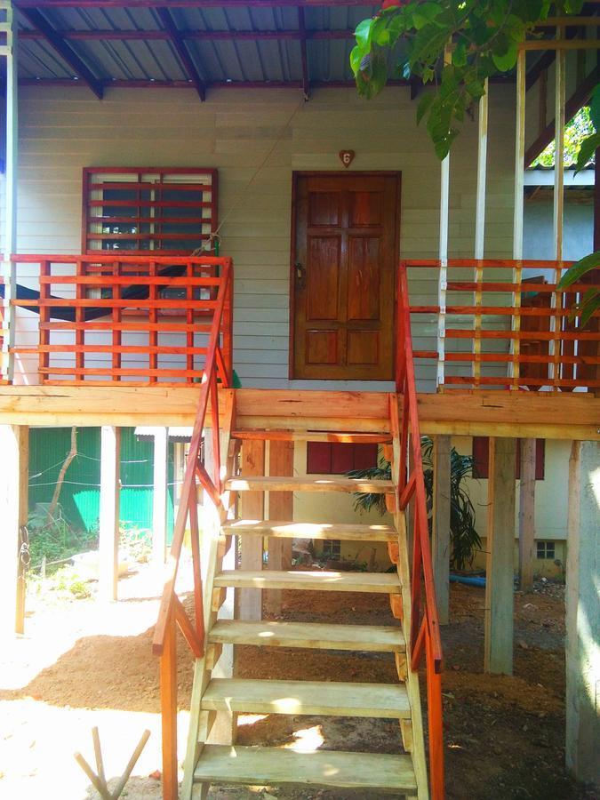 Hutyee Boat Resort