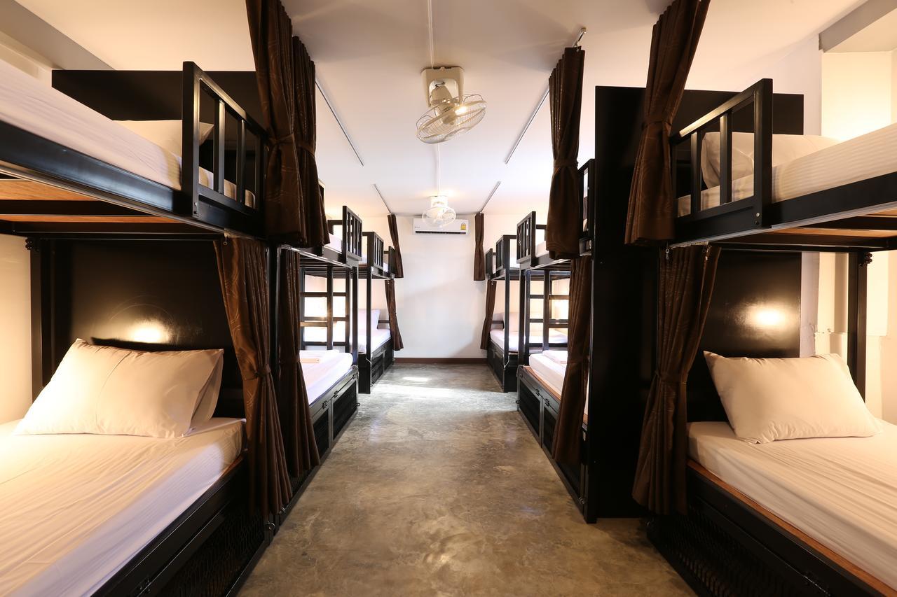 Balcony Party - 18-40 (adults Only) Hostel *