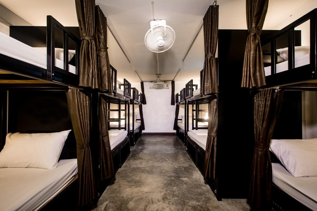 Hostel Balcony Party - 18-40 (adults Only) *