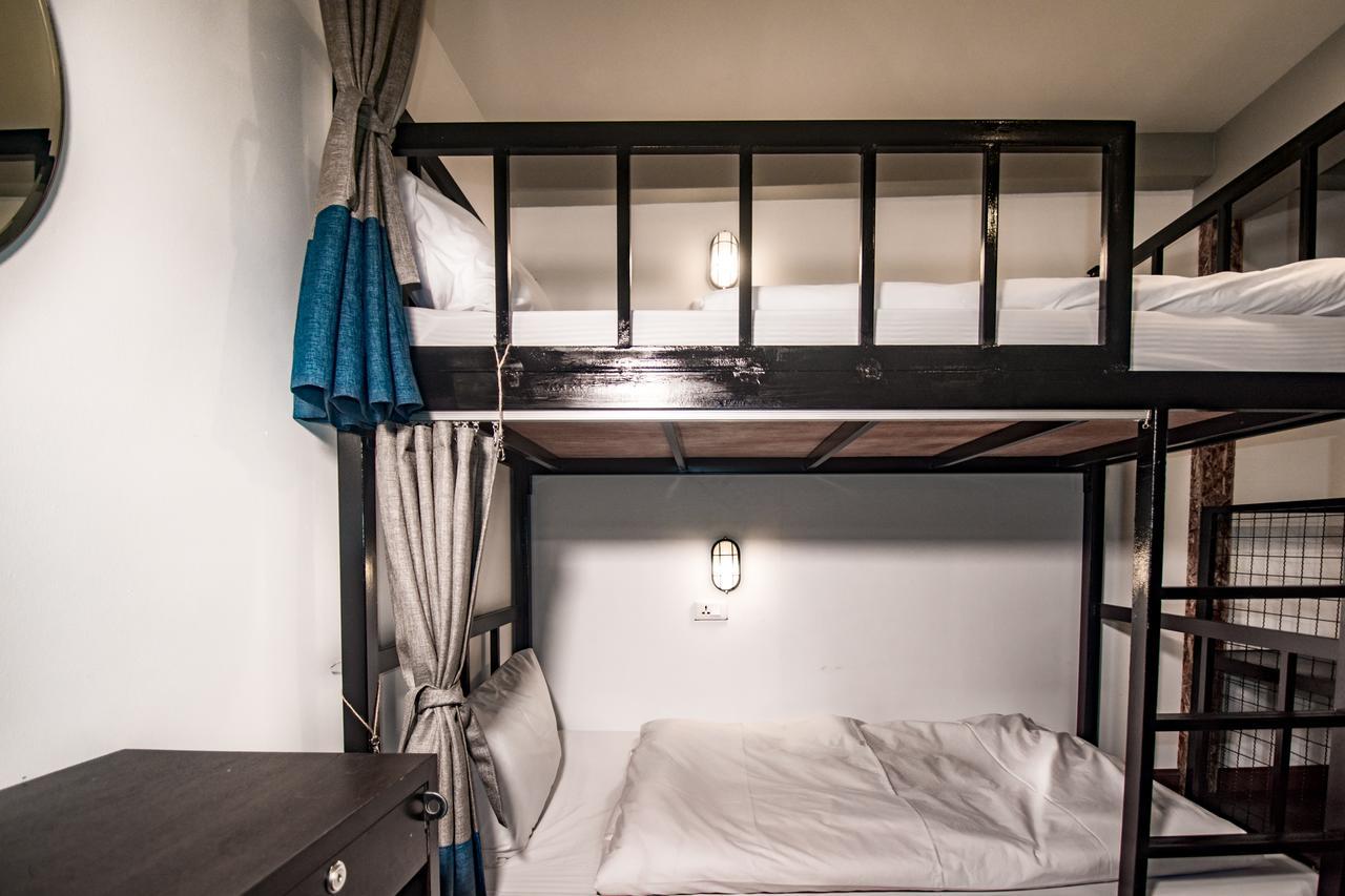 Balcony Party - 18-40 (adults Only) Hostel
