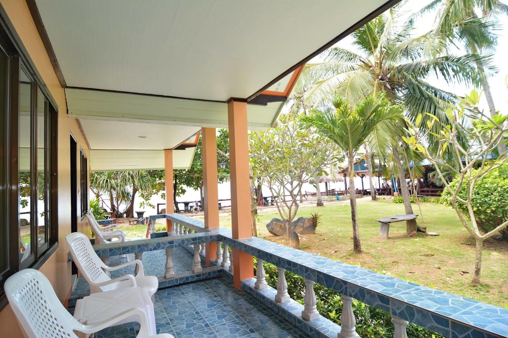 Lanta Emerald Hotel 3*