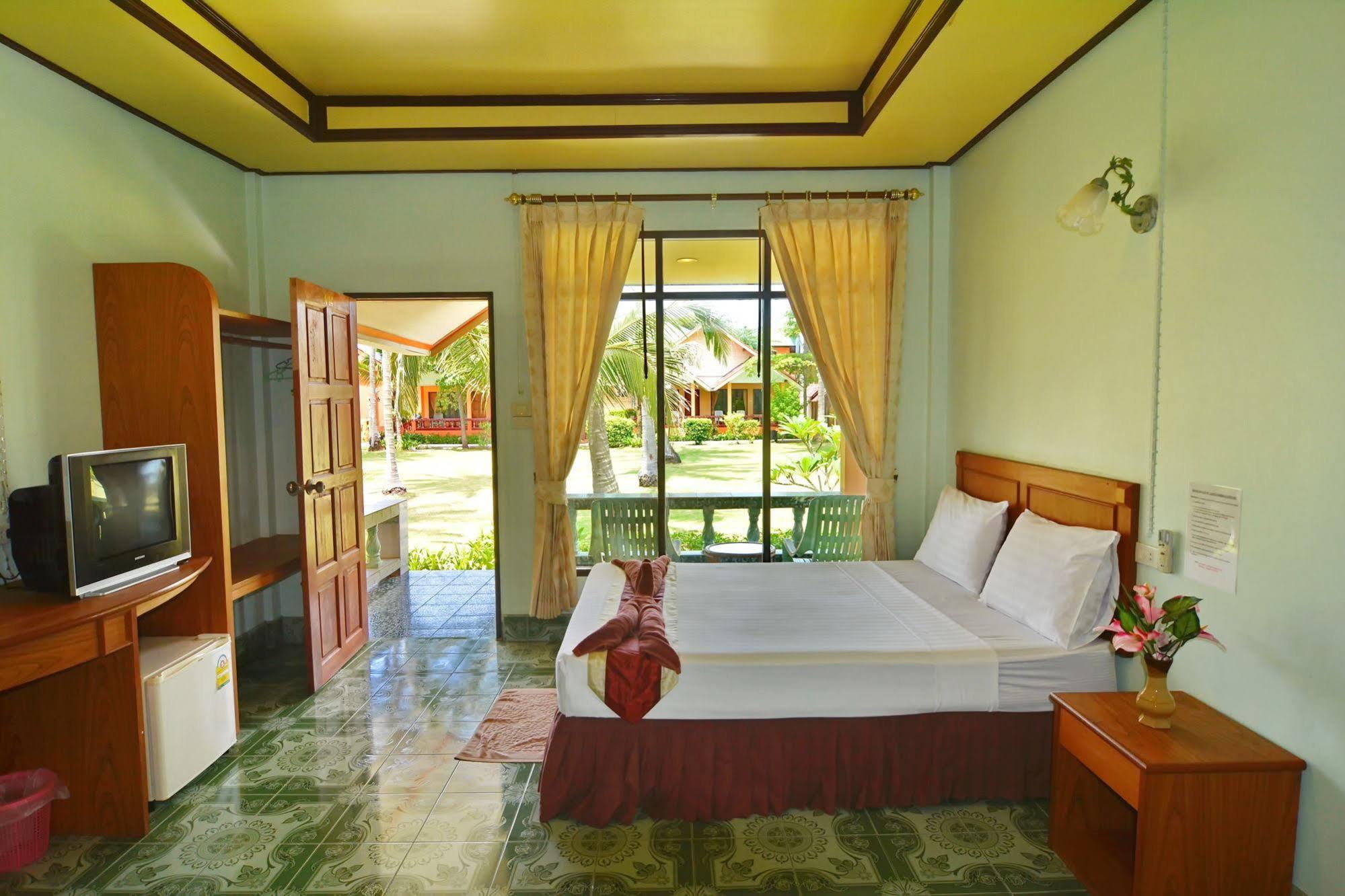 Lanta Emerald 3*
