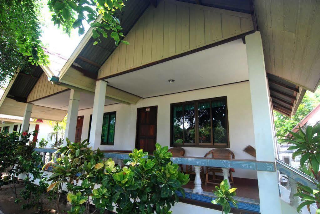 Lanta Emerald Hotel 3*