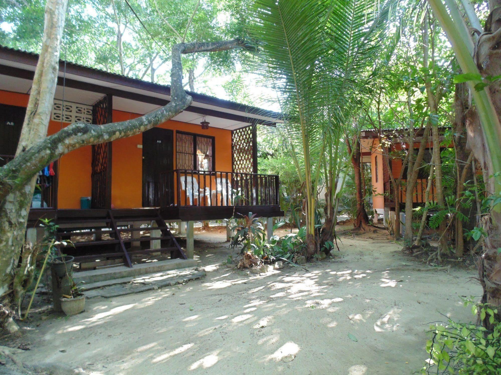 Hotel Moonhut Mae Nam