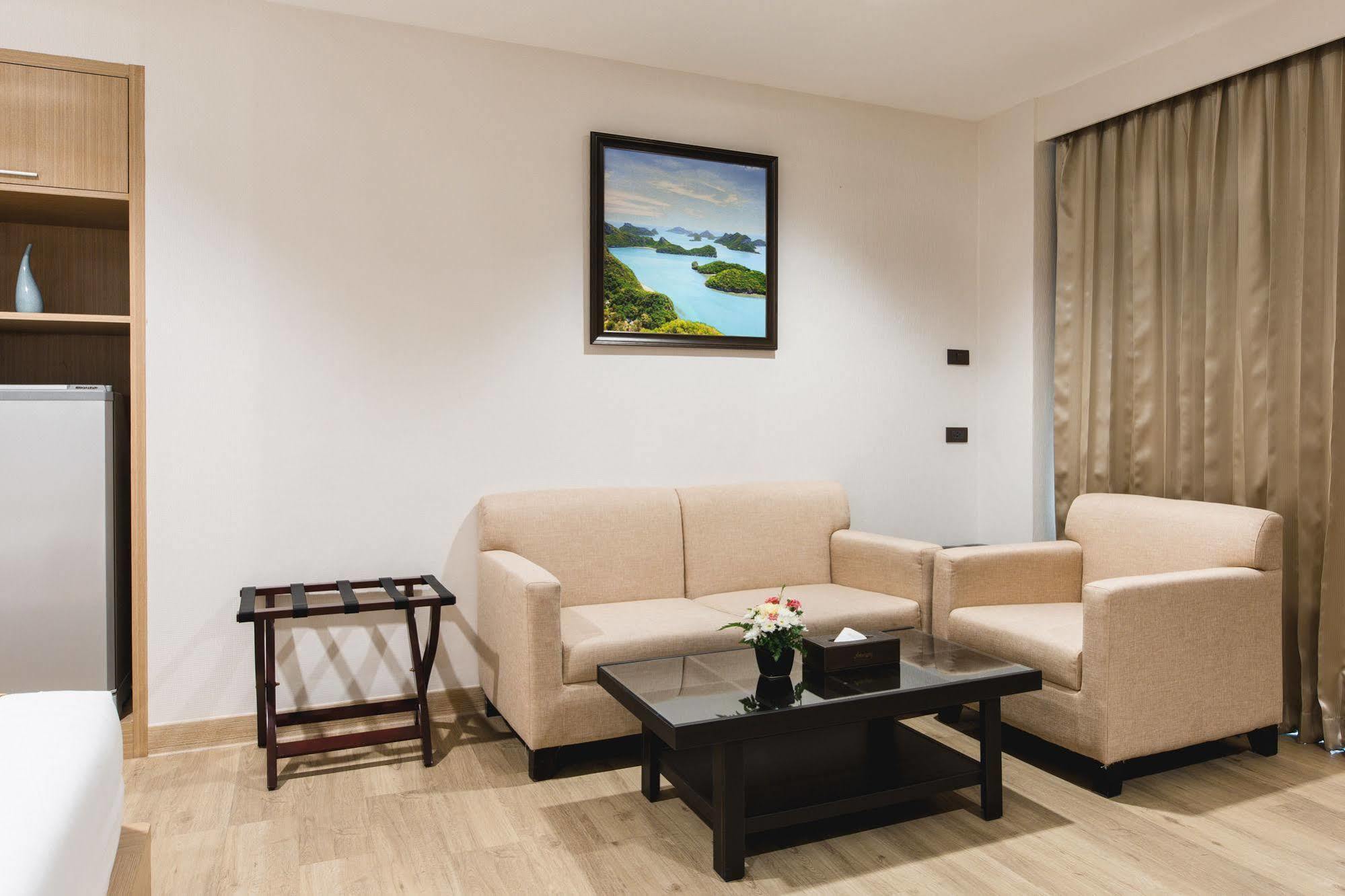 Adelphi Hotel 4*