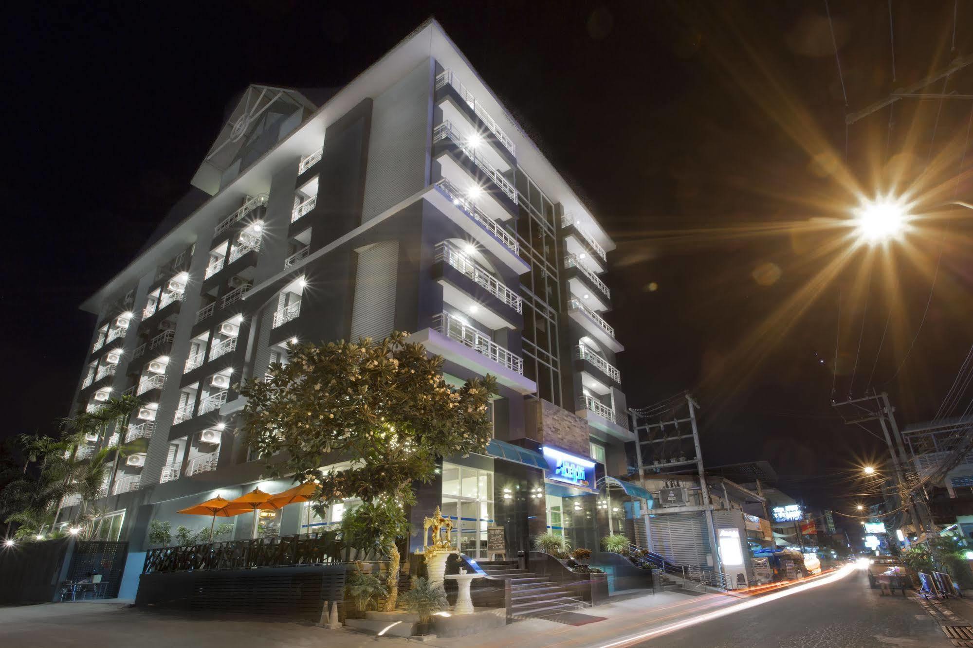 Adelphi Hotel 4*