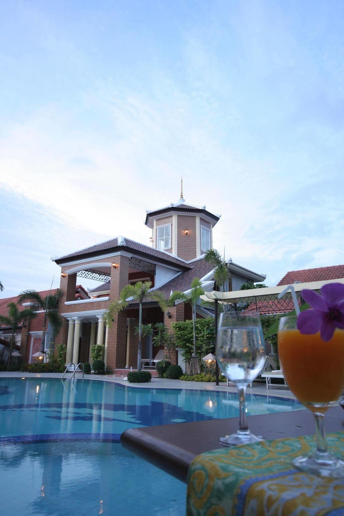 Hotel Budsaba & 3*