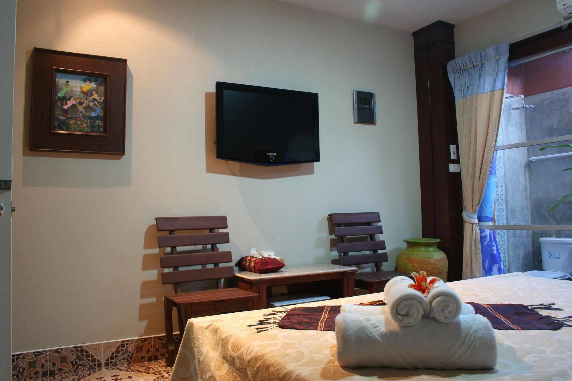 Hotel Budsaba & Ban Amphoe